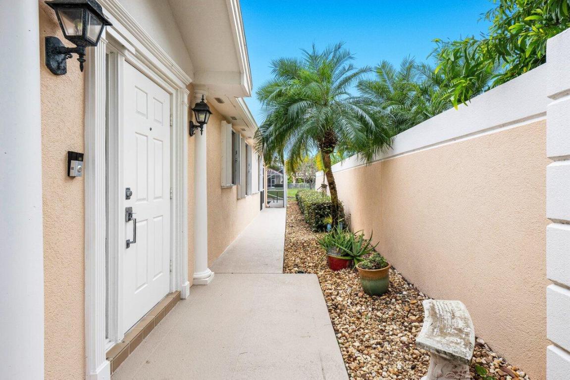 VILLAGEWALK OF WELLINGTON 5 - Residential