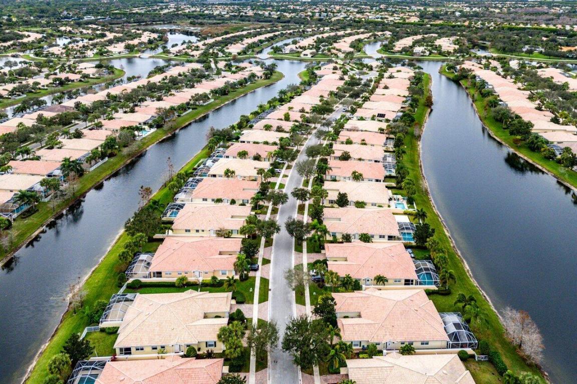 VILLAGEWALK OF WELLINGTON 5 - Residential