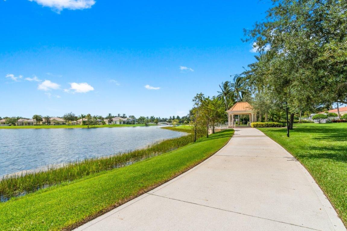 VILLAGEWALK OF WELLINGTON 5 - Residential