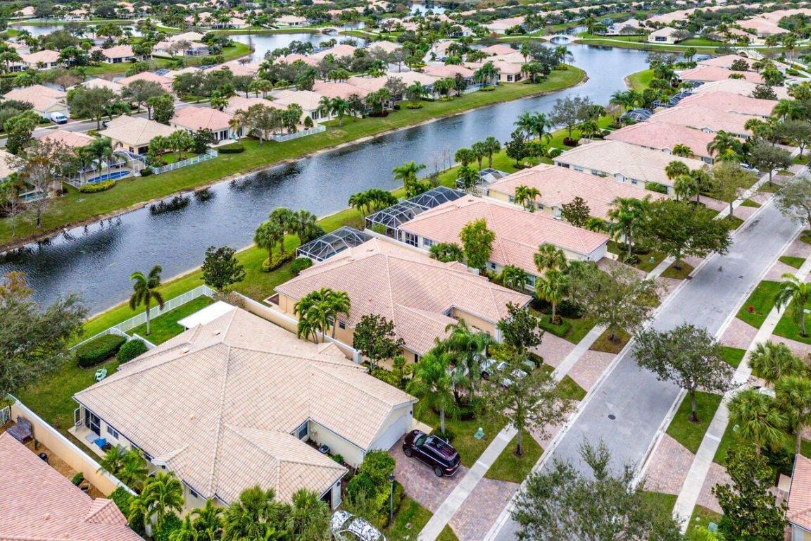 VILLAGEWALK OF WELLINGTON 5 - Residential