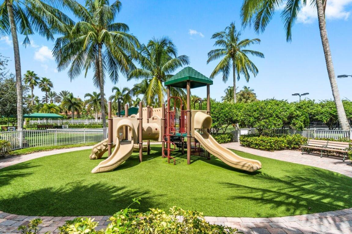 VILLAGEWALK OF WELLINGTON 5 - Residential