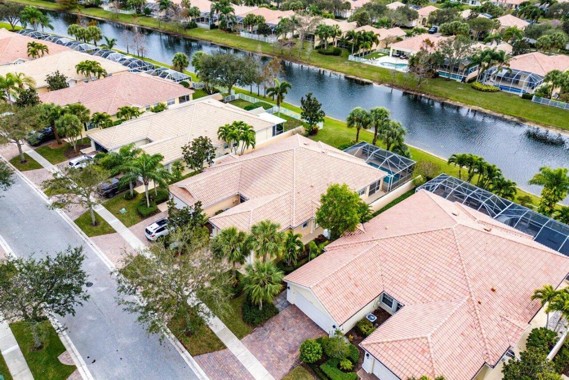 VILLAGEWALK OF WELLINGTON 5 - Residential