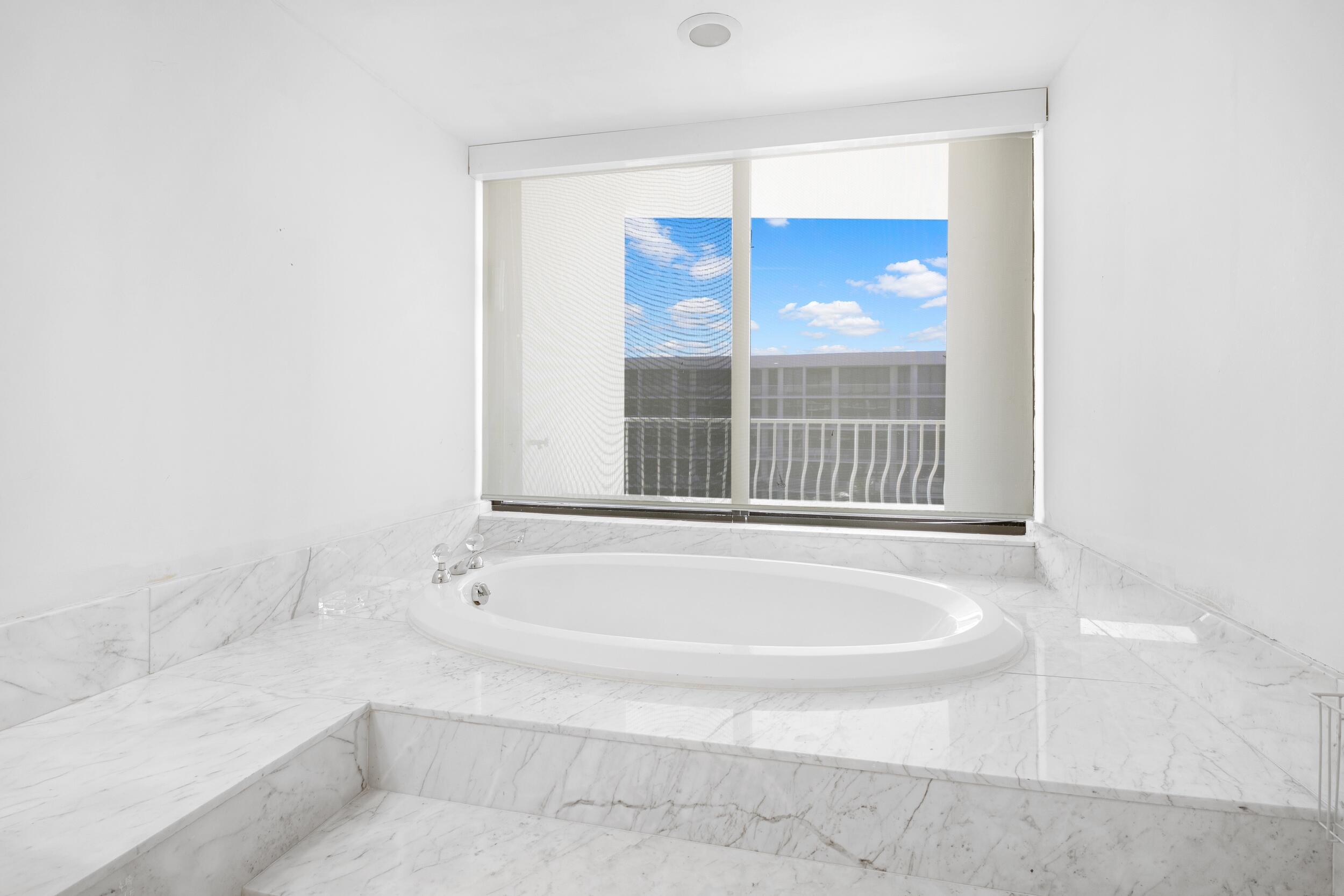 TWO THOUSAND CONDO - Residential