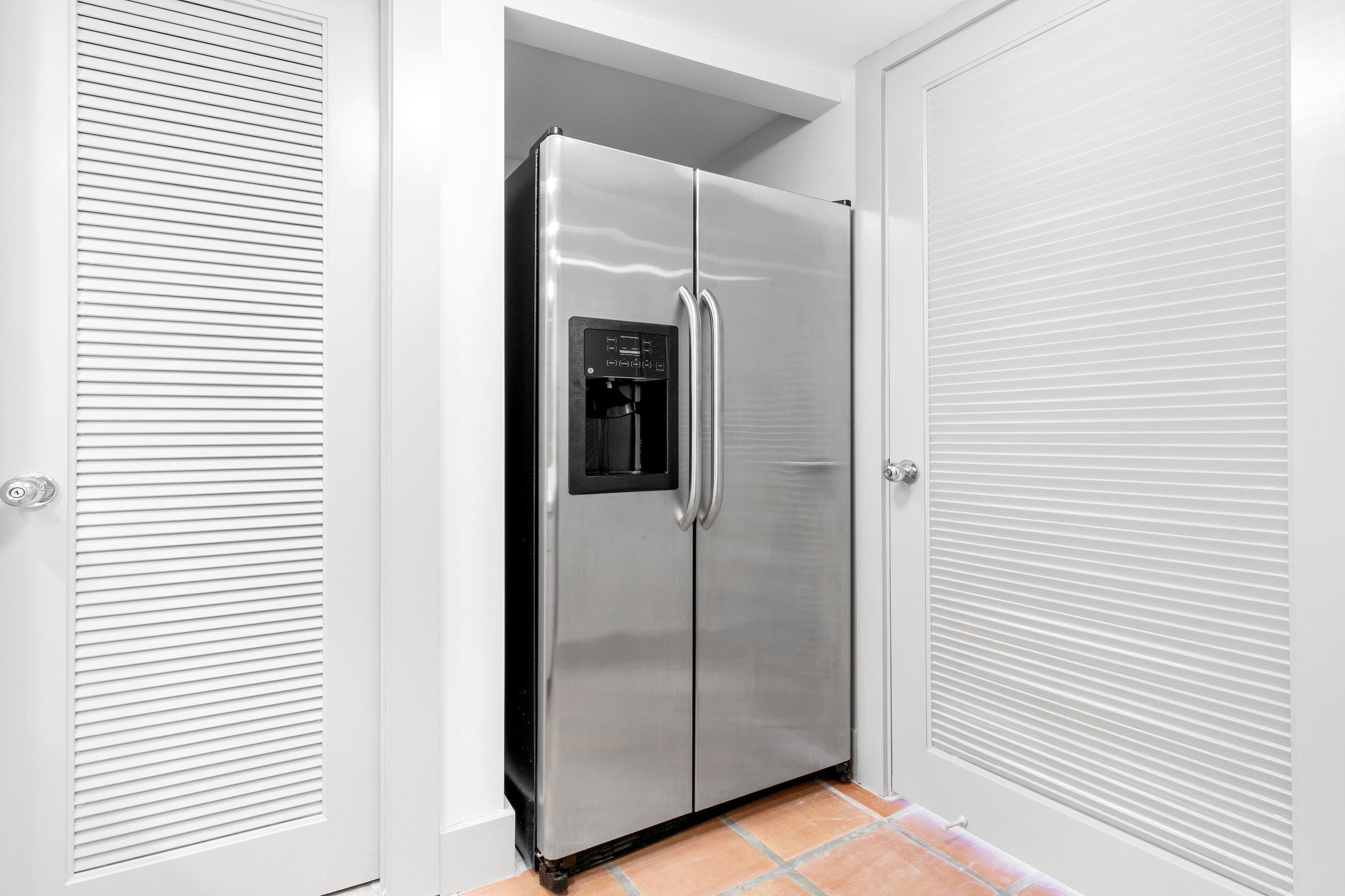 TWO THOUSAND CONDO - Residential