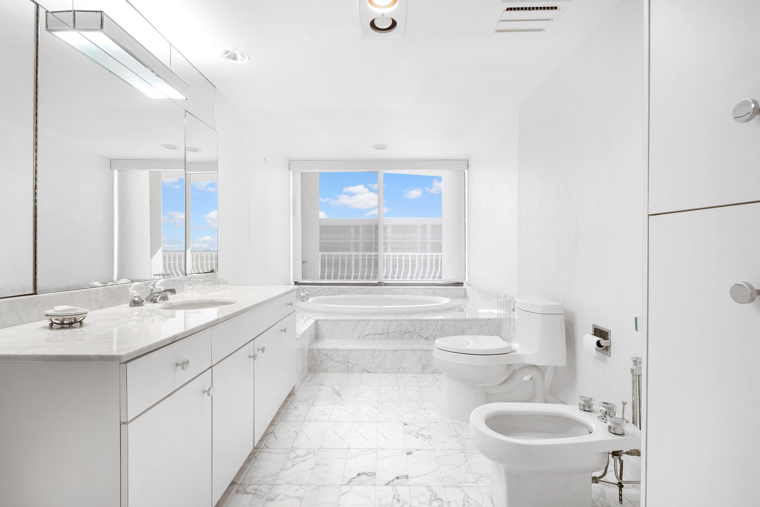 TWO THOUSAND CONDO - Residential