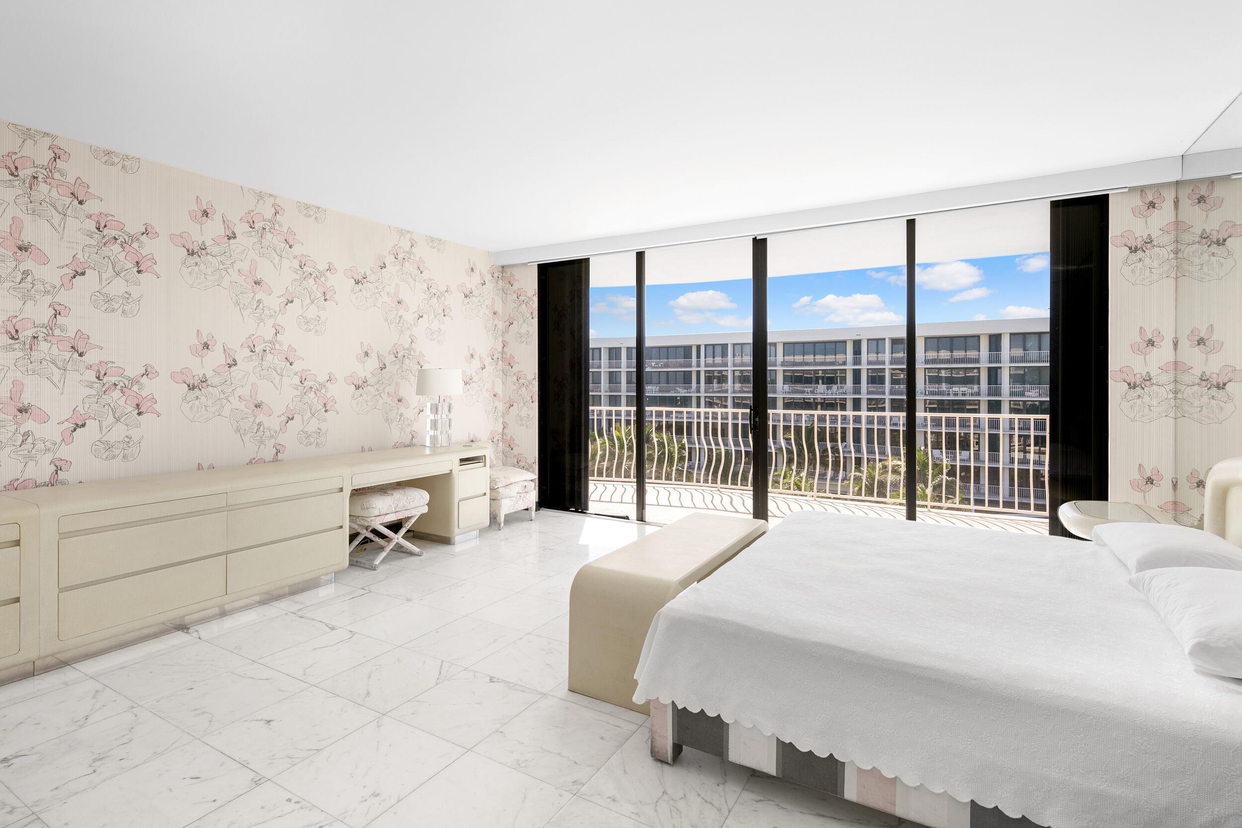 TWO THOUSAND CONDO - Residential