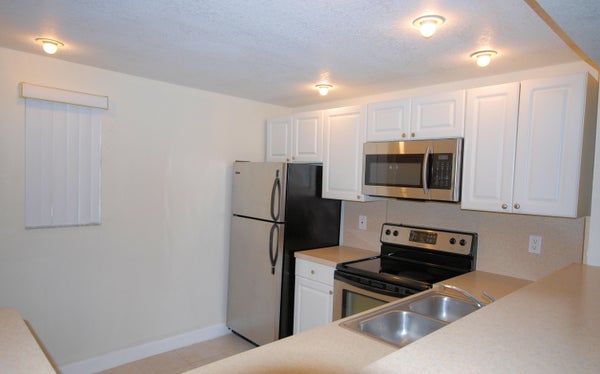 1505 CRESCENT CIR APT C34, WEST PALM BEACH, FL 33403 - Image a4645c72a13b4e9902aa1789e16bbdee/3861348276