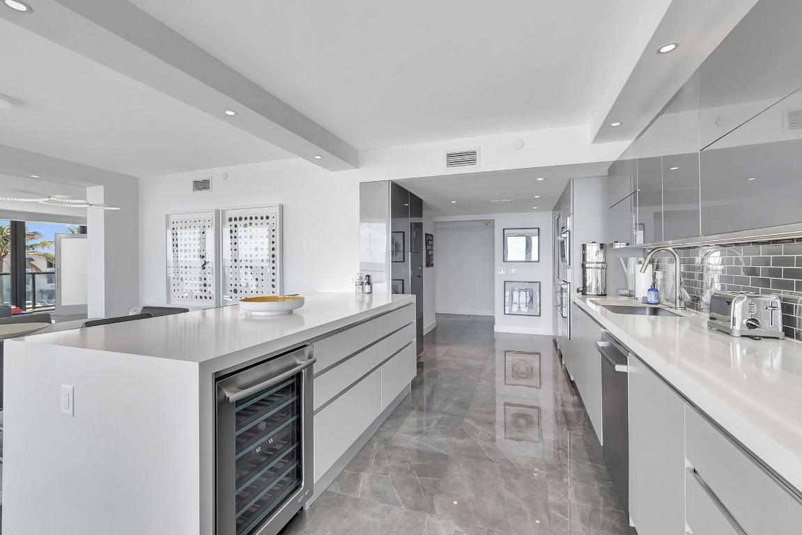 VILLA MAGNA CONDO - Residential