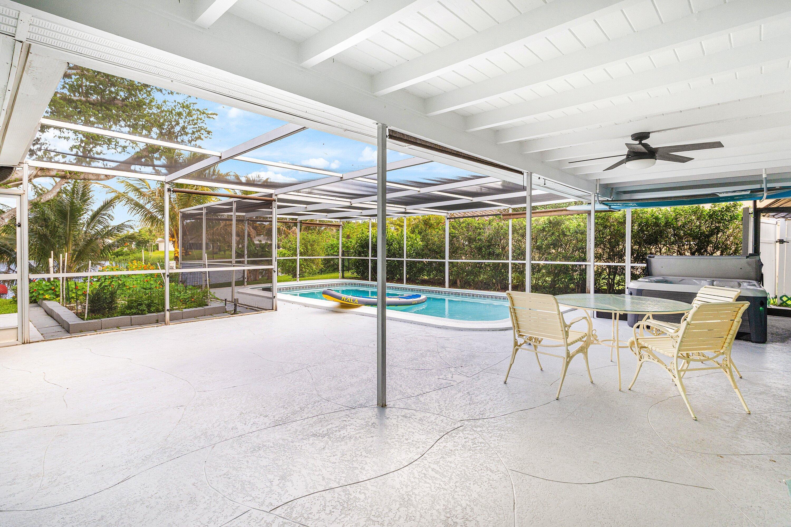 LAKE FLORESTA - Residential