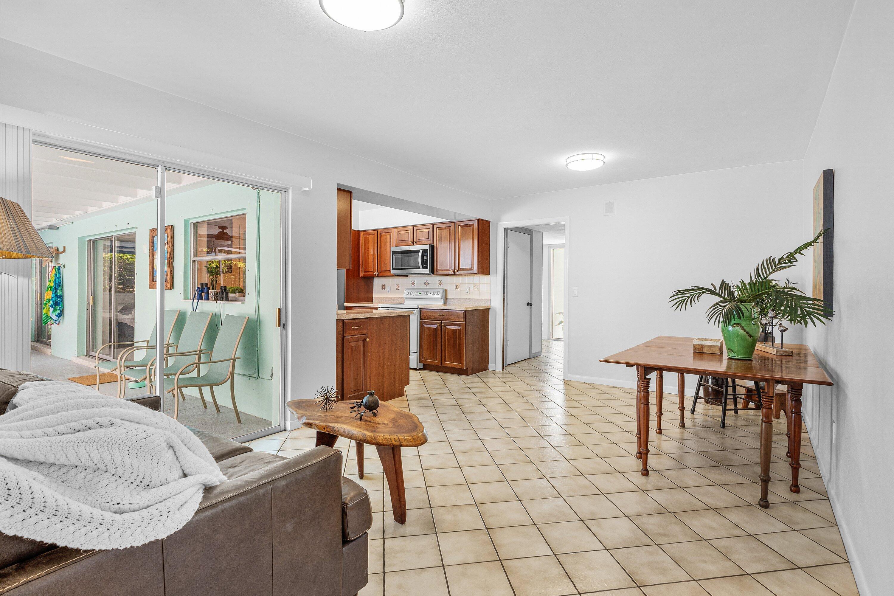 LAKE FLORESTA - Residential