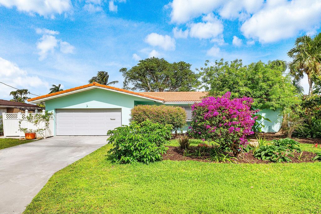 Photo of 200 NW 11th Avenue, Boca Raton, FL 33486 (MLS # B26011911)