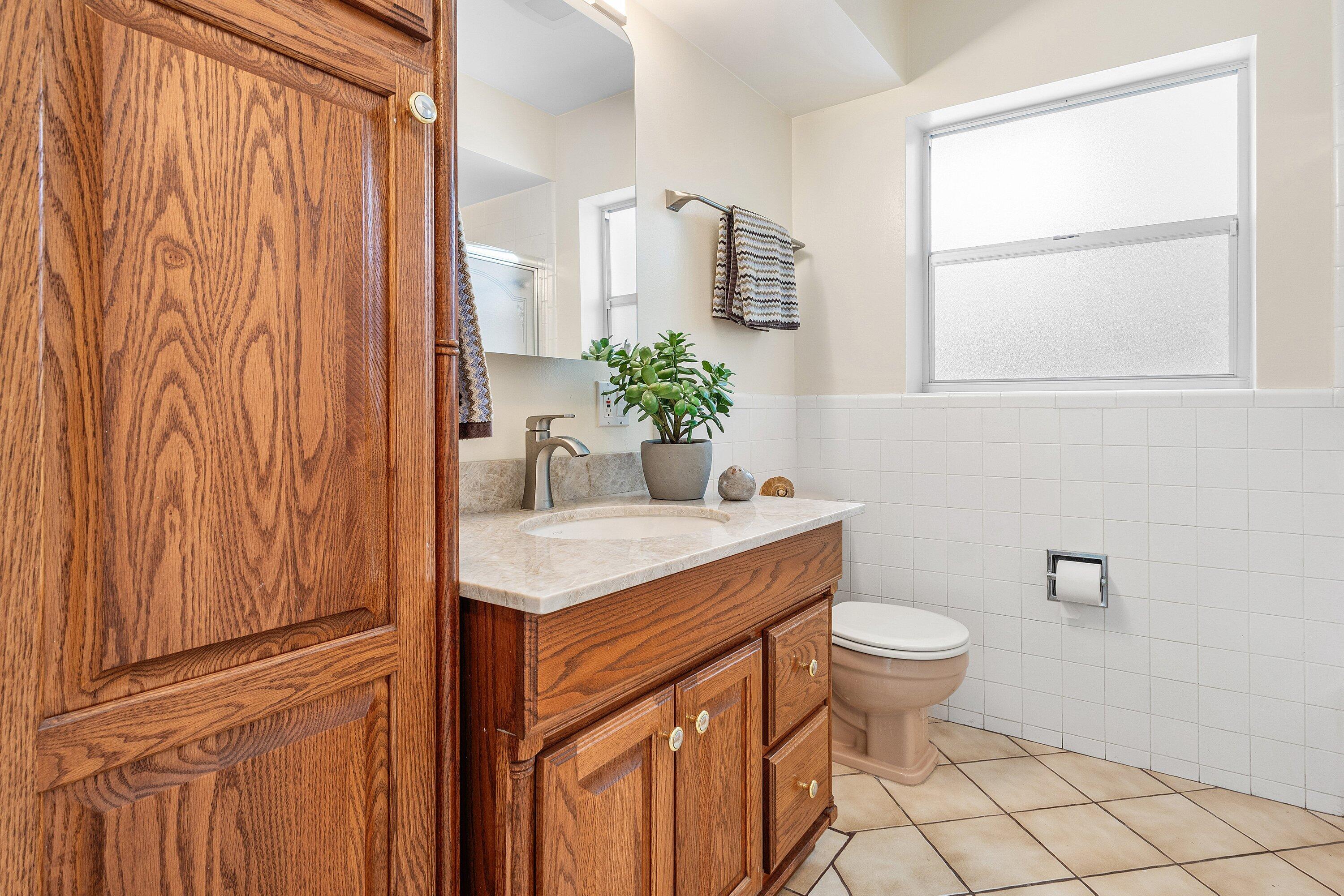 LAKE FLORESTA - Residential