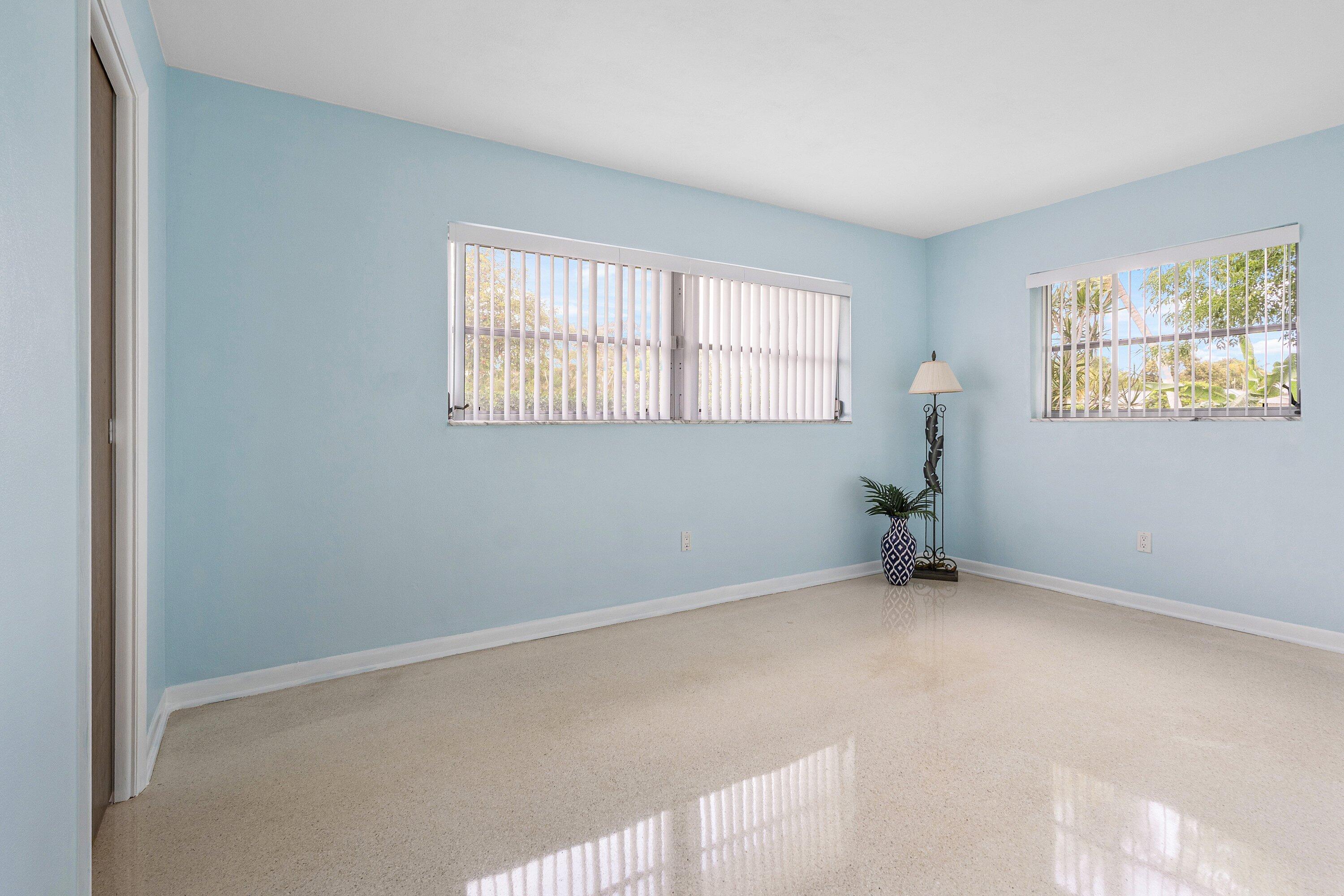 LAKE FLORESTA - Residential