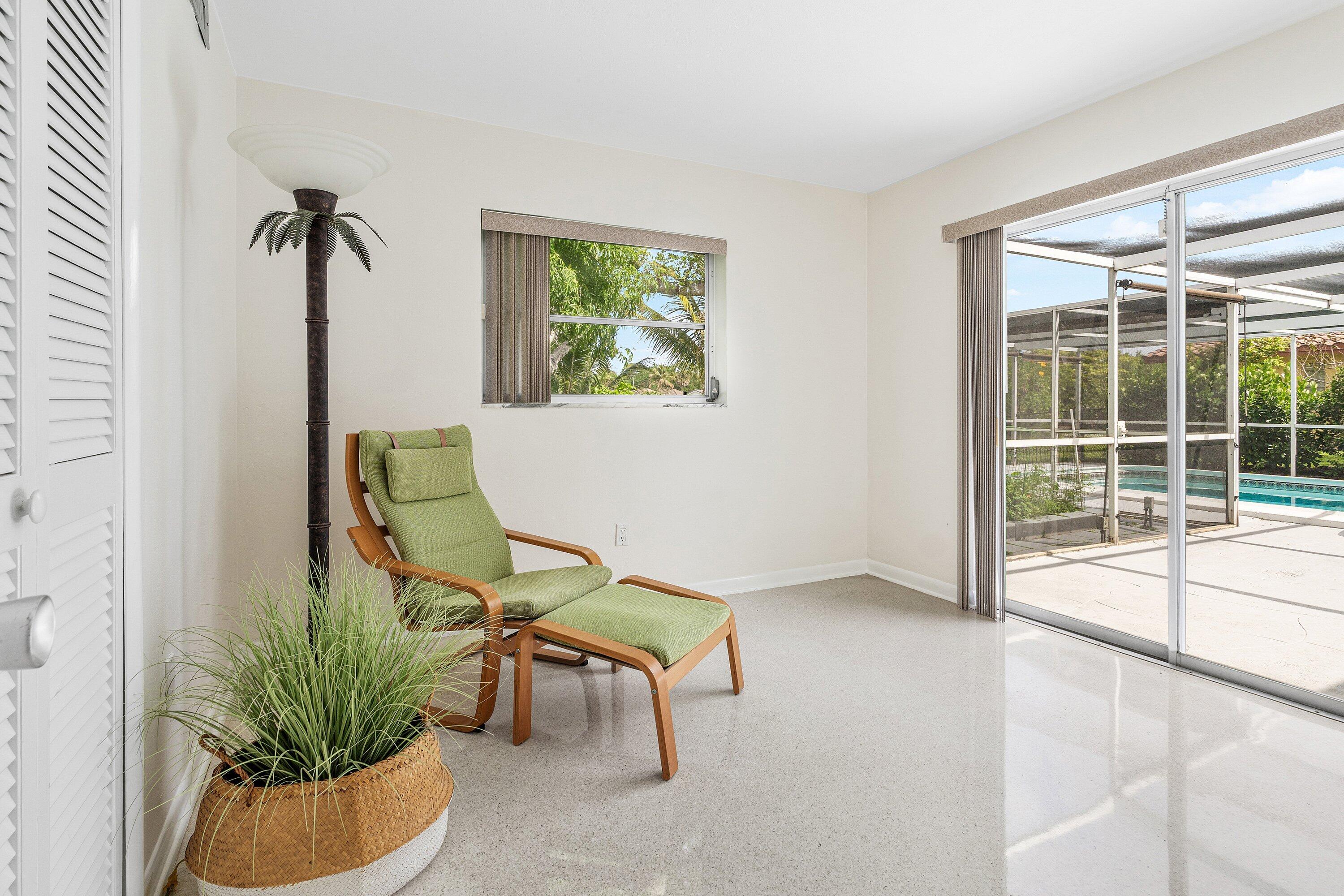 LAKE FLORESTA - Residential