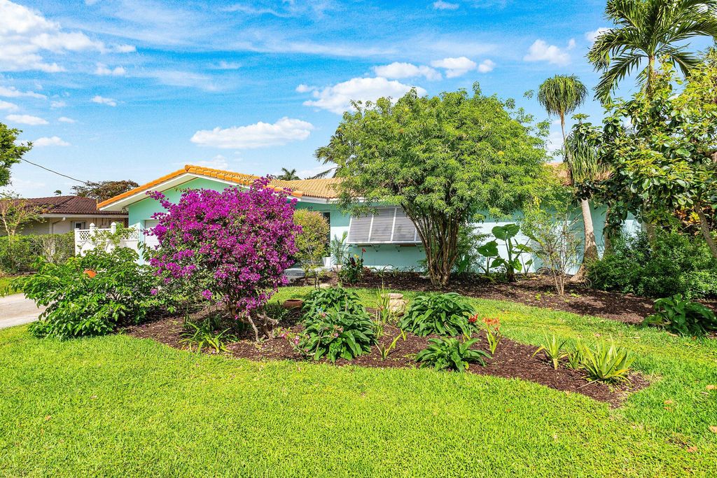Photo of 200 NW 11th Avenue, Boca Raton, FL 33486 (MLS # B26011911)