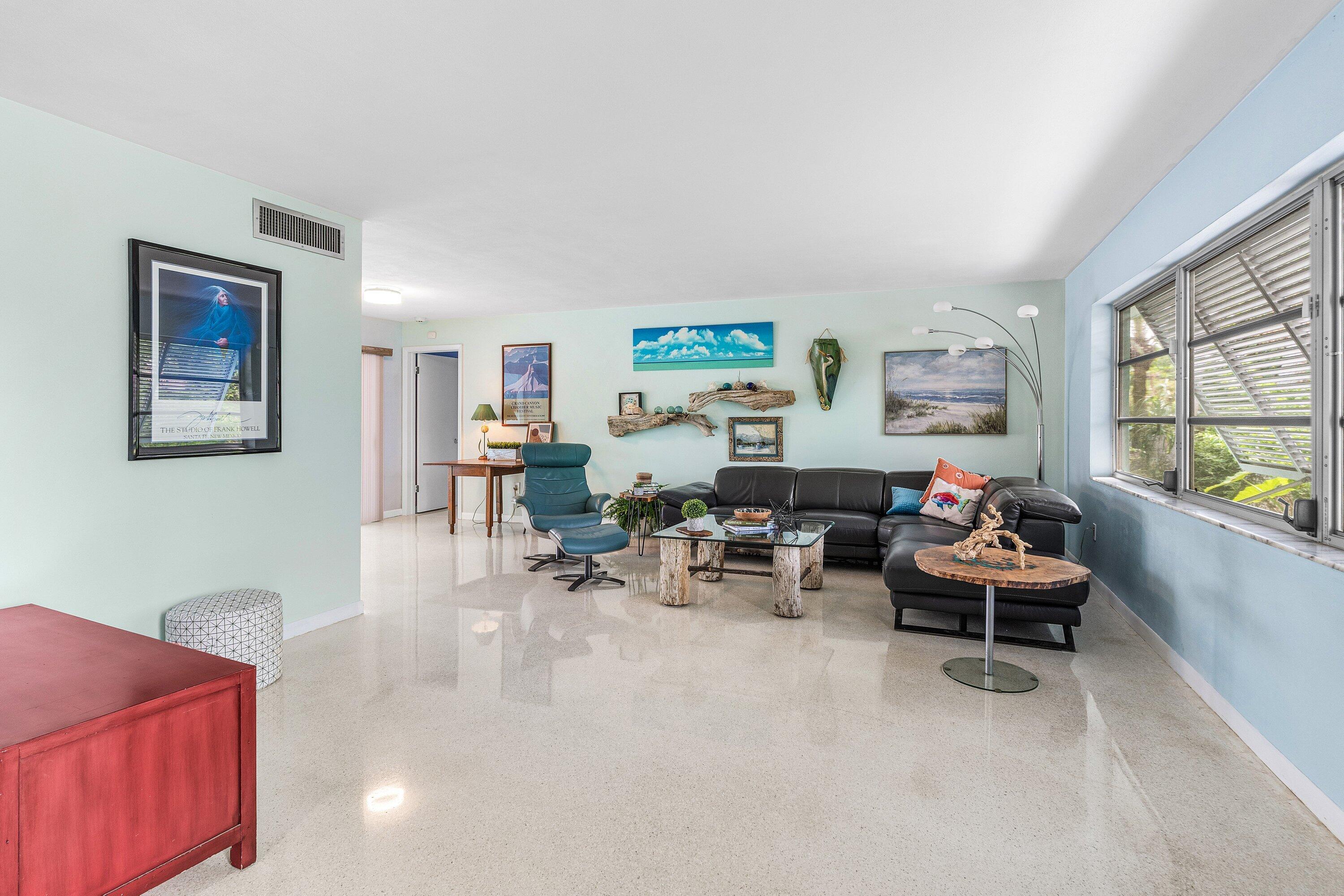 LAKE FLORESTA - Residential