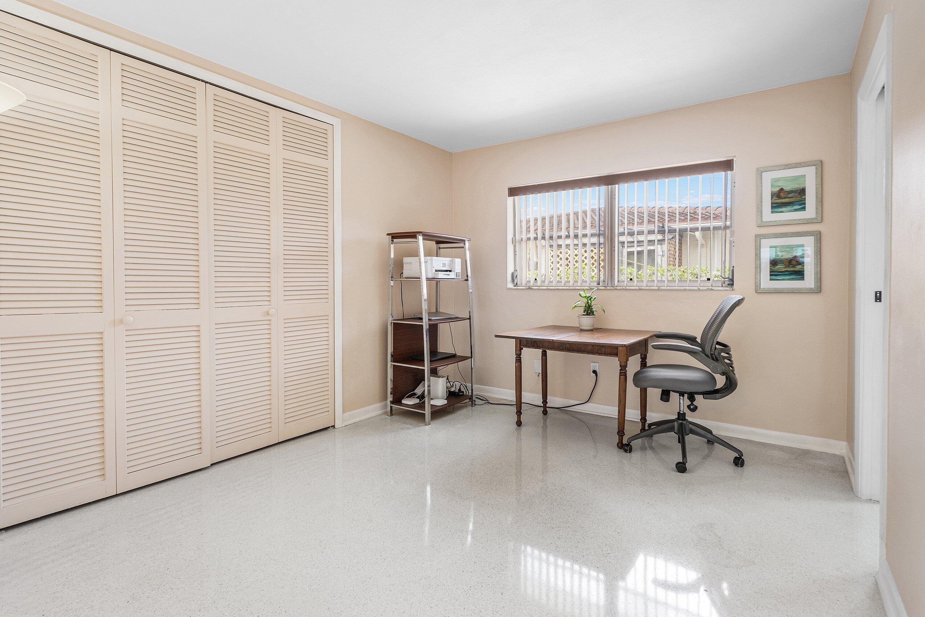 LAKE FLORESTA - Residential