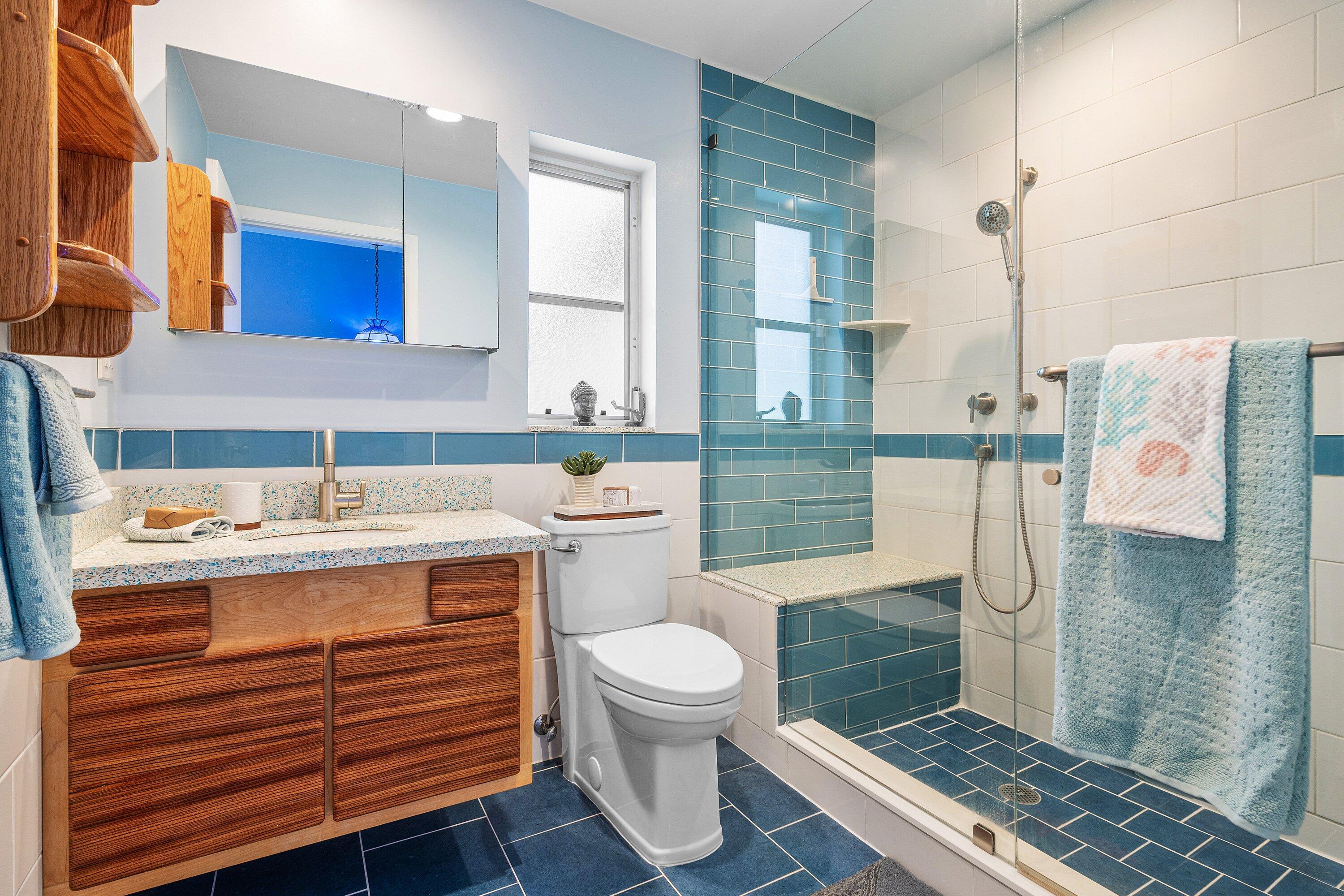 LAKE FLORESTA - Residential