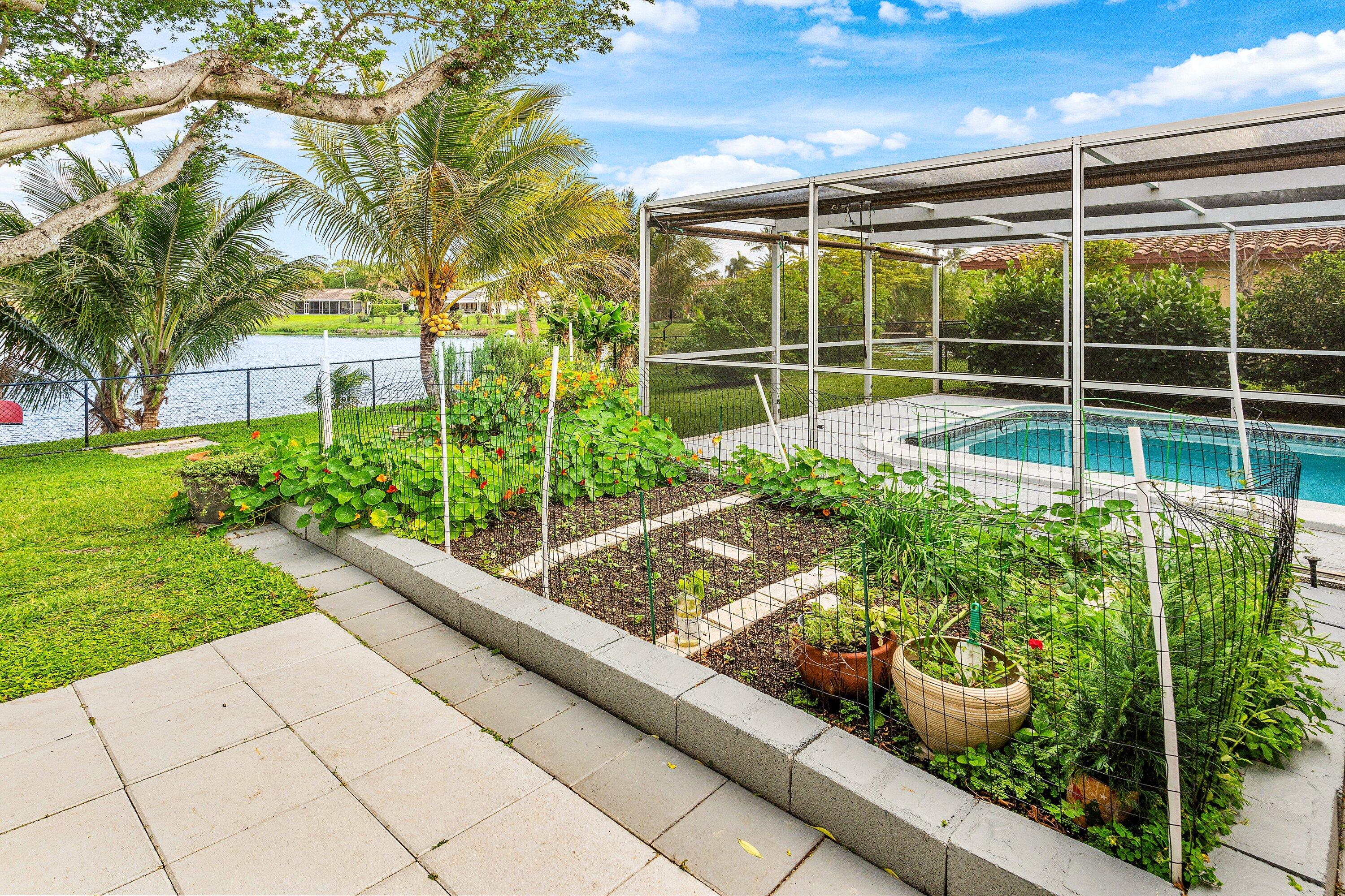 LAKE FLORESTA - Residential