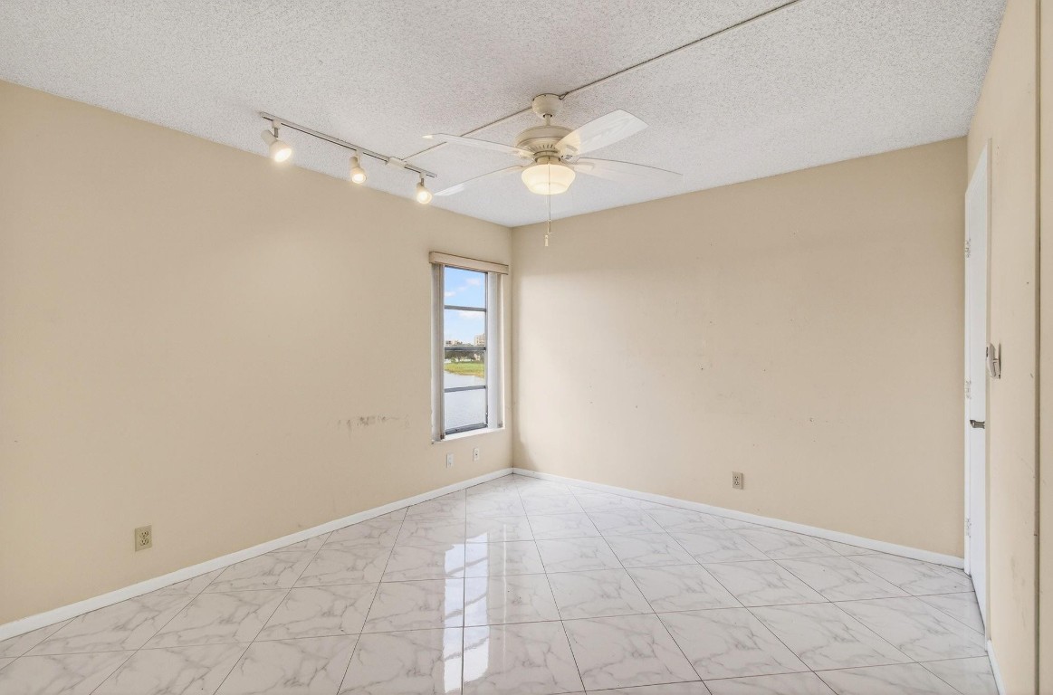 Huntington Lakes - Residential