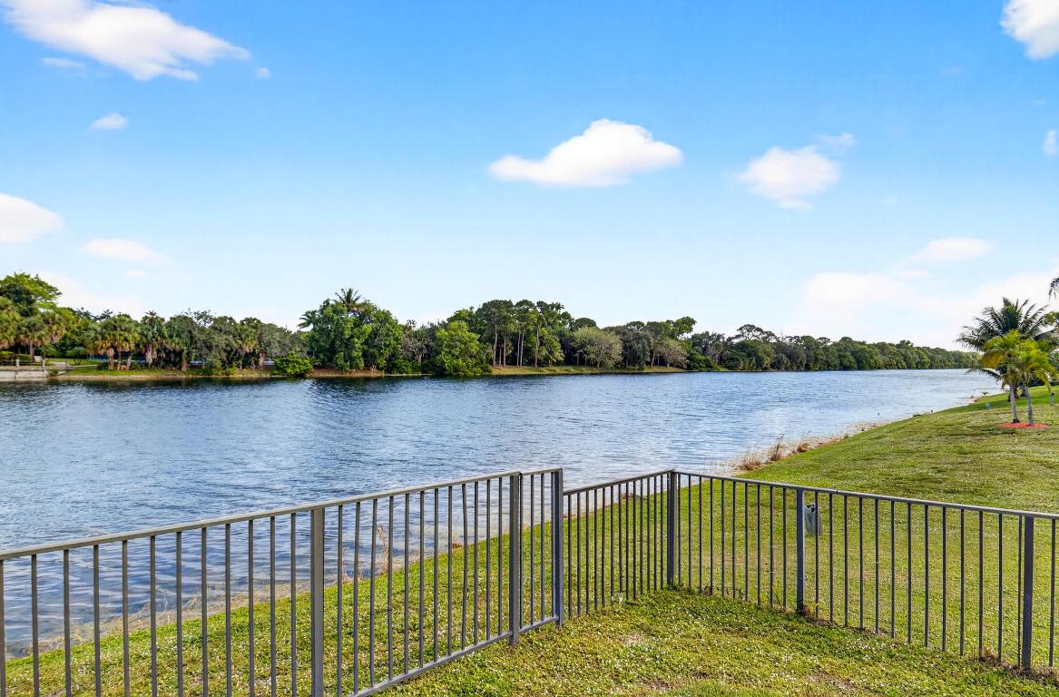 Boca Raton Sailing & Racquet Club - Residential