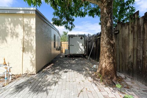 Tiny photo for 200 Plum Tree Drive, Lake Worth, FL 33462 (MLS # R11136617)