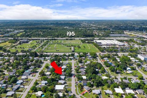 Tiny photo for 200 Plum Tree Drive, Lake Worth, FL 33462 (MLS # R11136617)