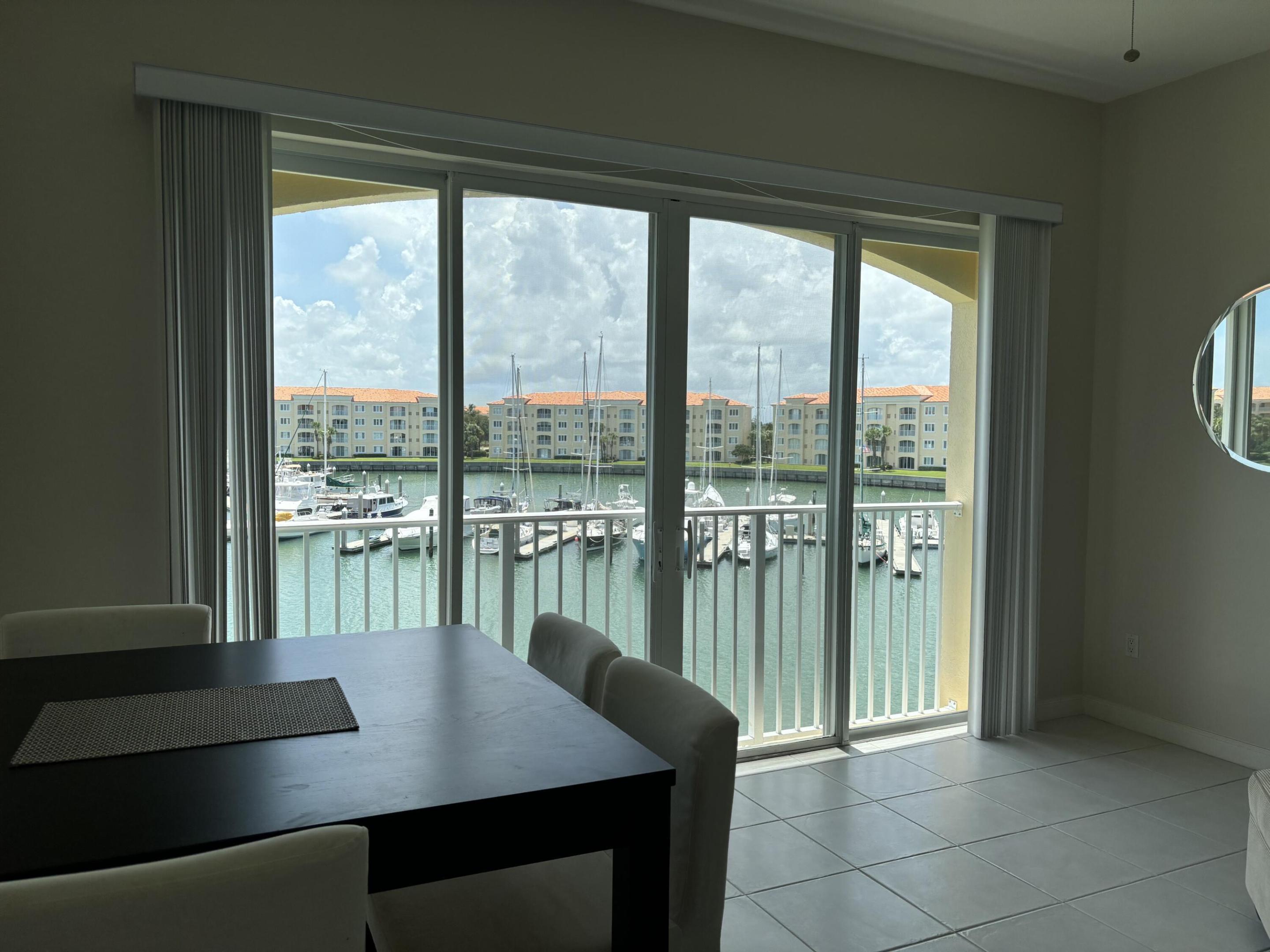 10 E Harbour Isle Dr Drive E 302