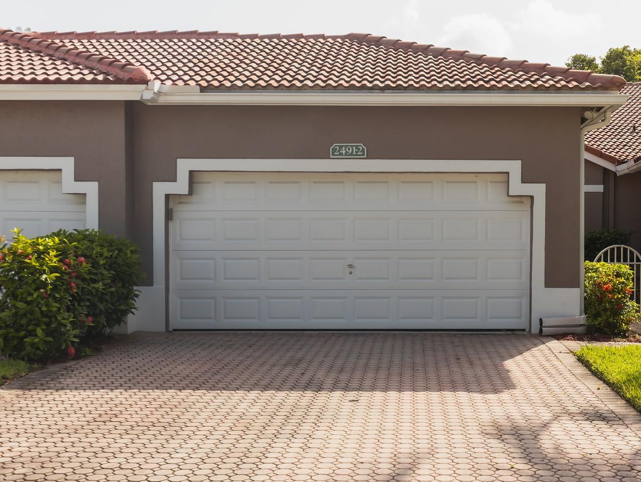 FHA & VA Welcome! Step into this beautiful 2-bedroom, 2-bathroom townhouse with a 2-car garage and canal view that is located in a desirable gated community in Sunrise, FL. This spacious residence features a brand-new $30,000 roof for added peace of mind, along with a modernized kitchen and bathrooms that bring a sleek, contemporary feel to the home.
Enjoy the convenience of low HOA fees of $290/month, which include access the amenities—two sparkling pools, hot tub, a fully equipped gym, clubhouse, yard maintenance, ADT alarm monitoring, and cable tv with HBO.