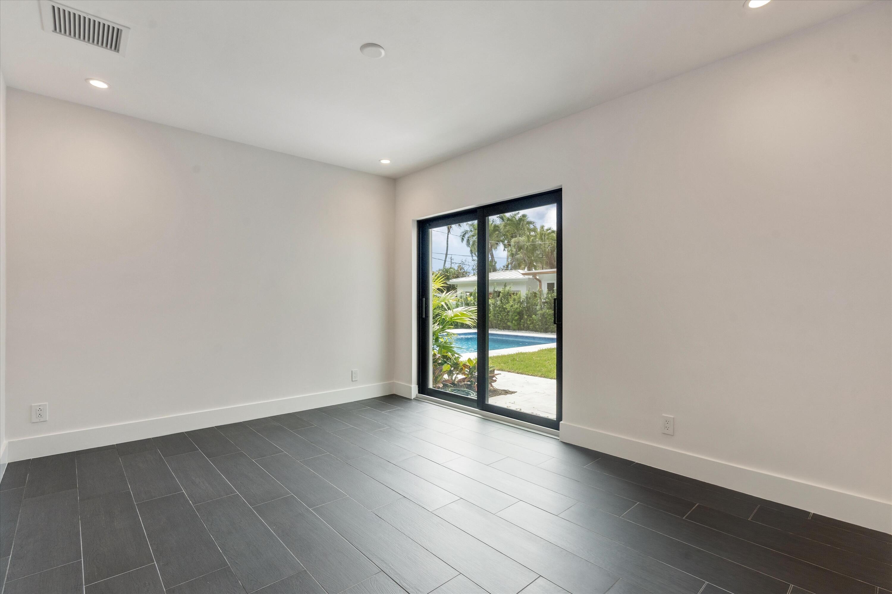 RIO VISTA ISLES - Residential