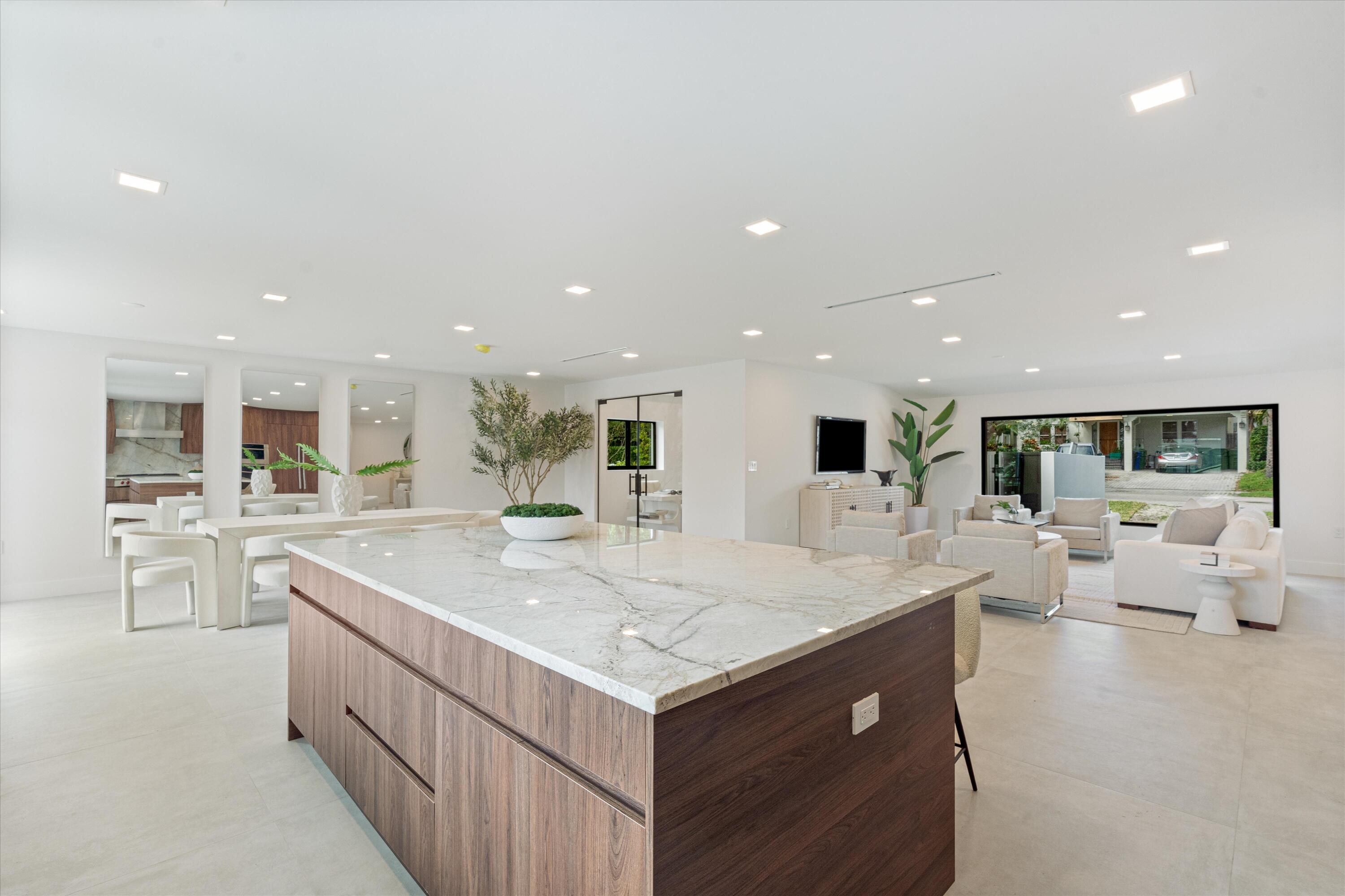 RIO VISTA ISLES - Residential