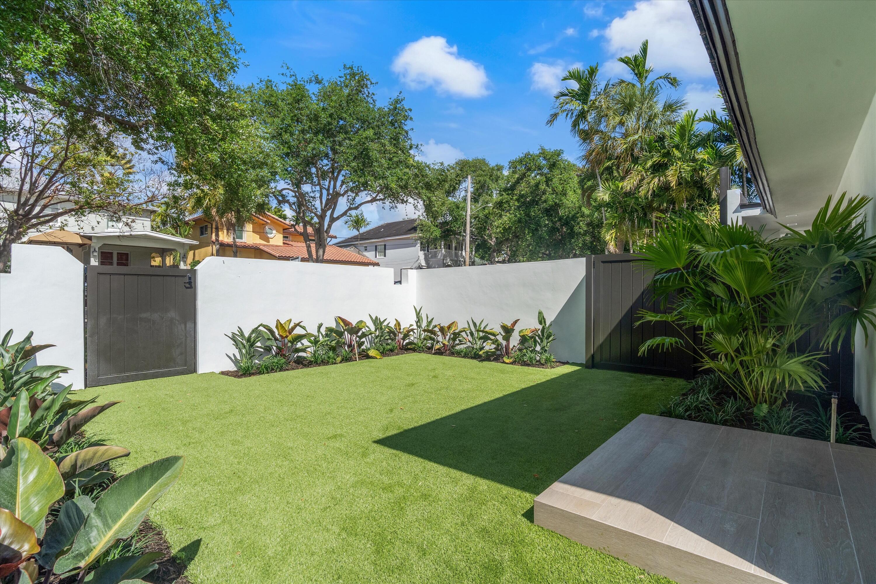 RIO VISTA ISLES - Residential