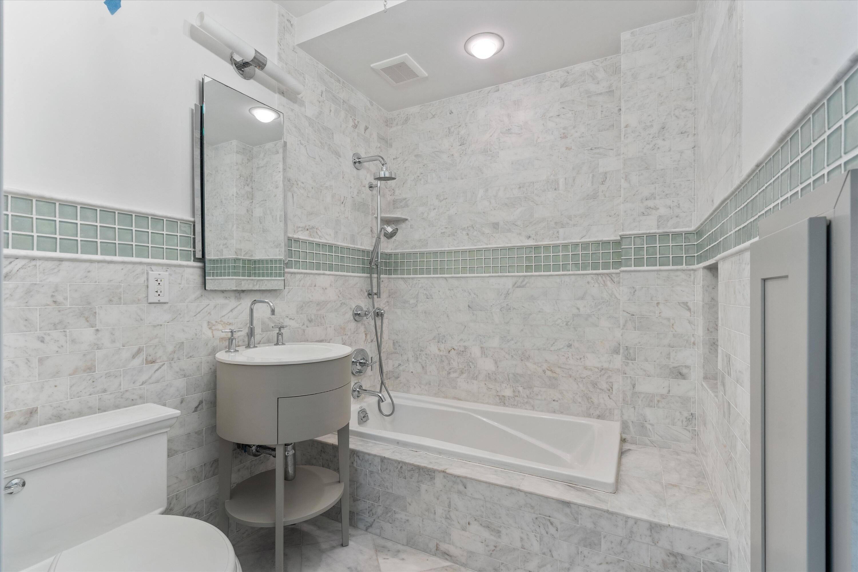 RIO VISTA ISLES - Residential