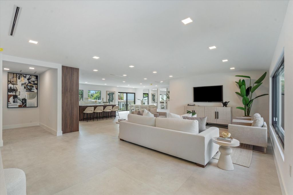 Photo of 1032 SE 13th Terrace, Fort Lauderdale, FL 33316 (MLS # B26012701)