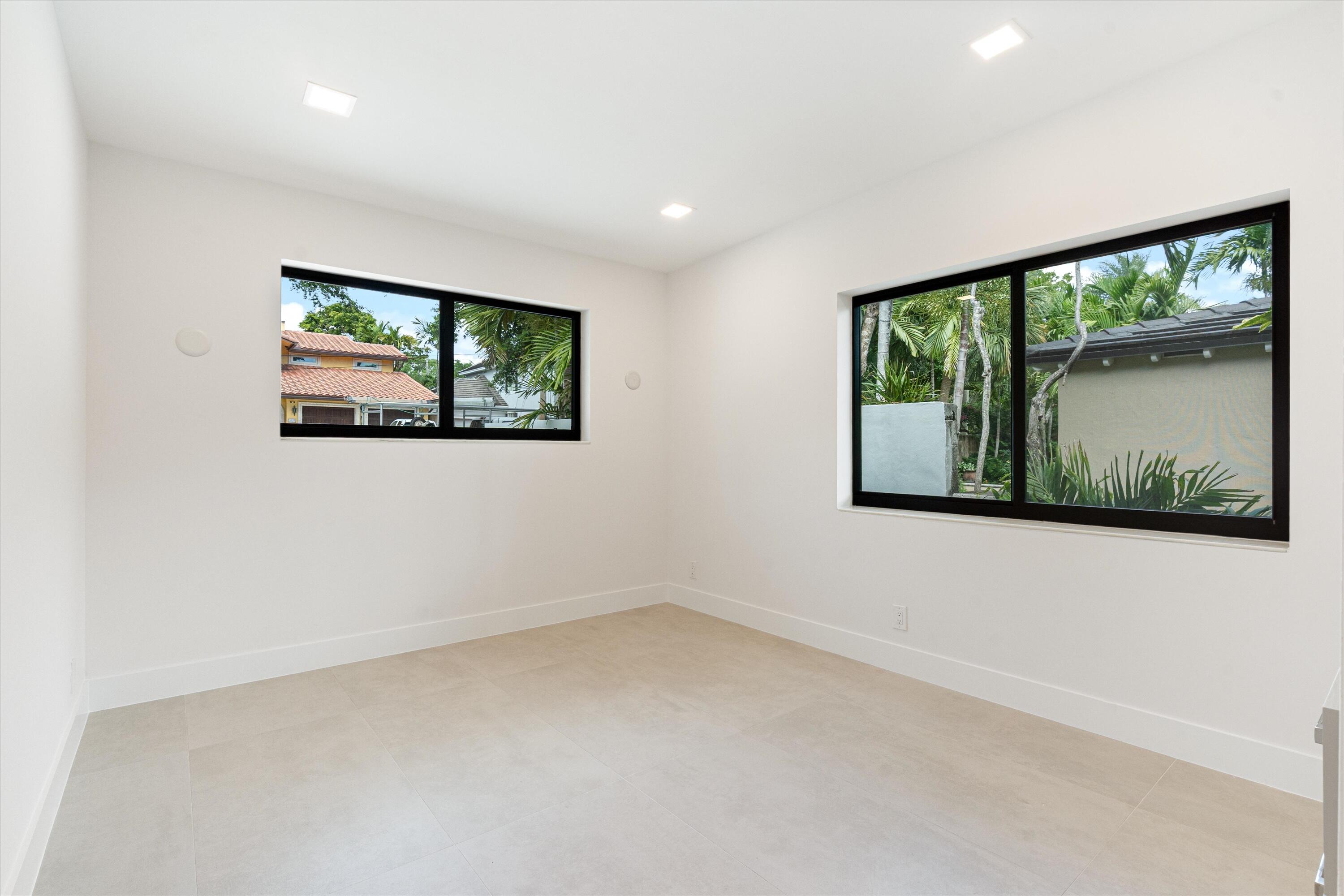 RIO VISTA ISLES - Residential