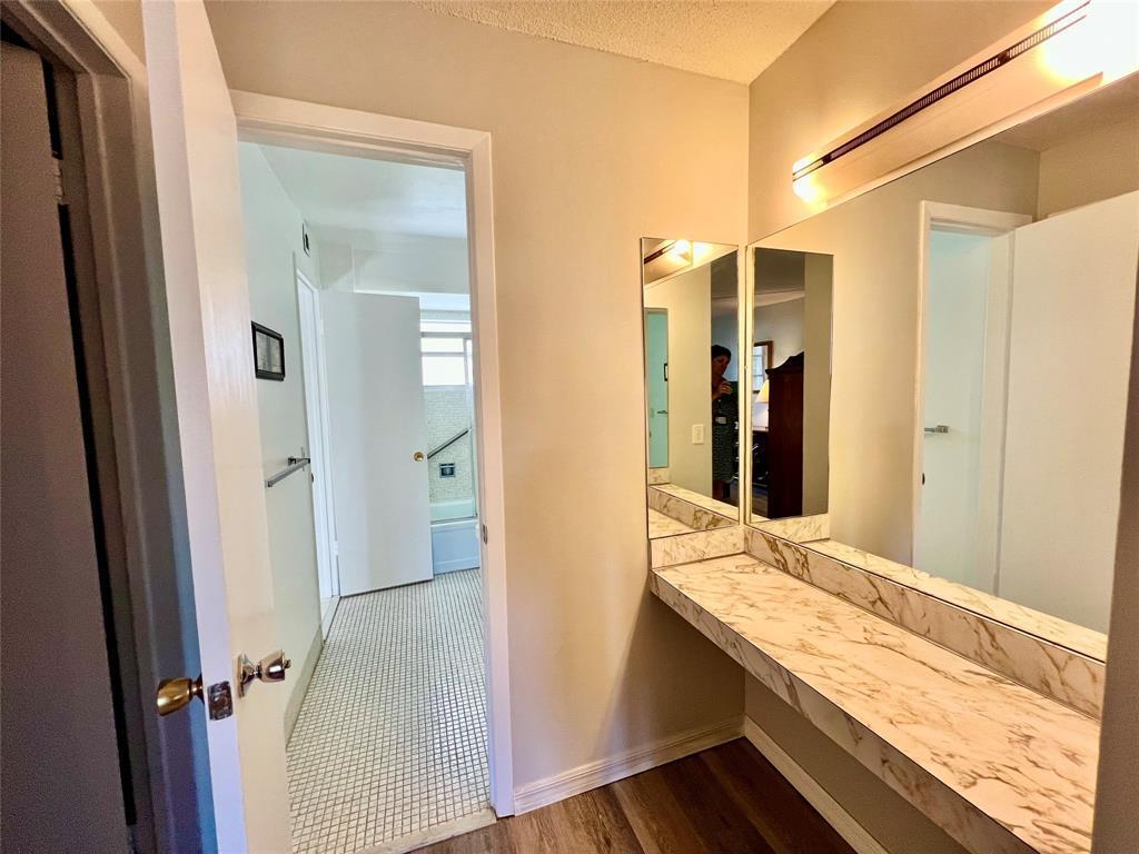 LAUDERDALE OAKS CONDO 4 - Residential Lease