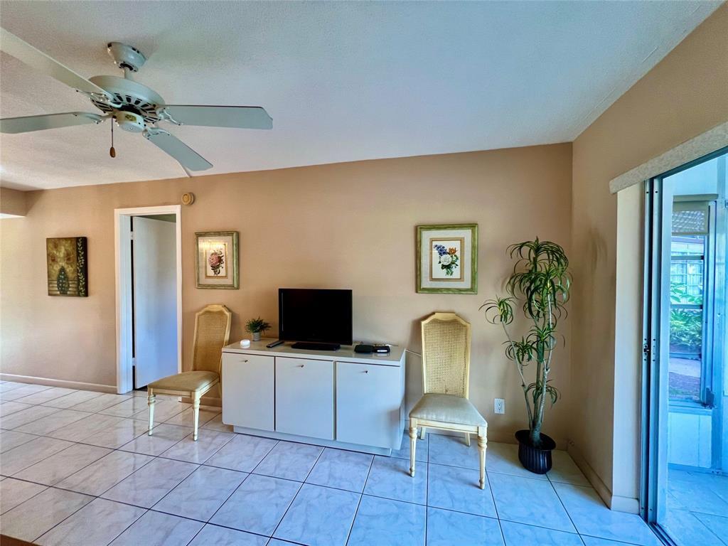 LAUDERDALE OAKS CONDO 4 - Residential Lease