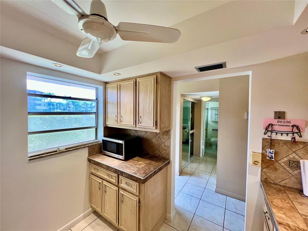 LAUDERDALE OAKS CONDO 4 - Residential Lease