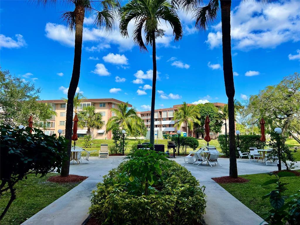 LAUDERDALE OAKS CONDO 4 - Residential Lease