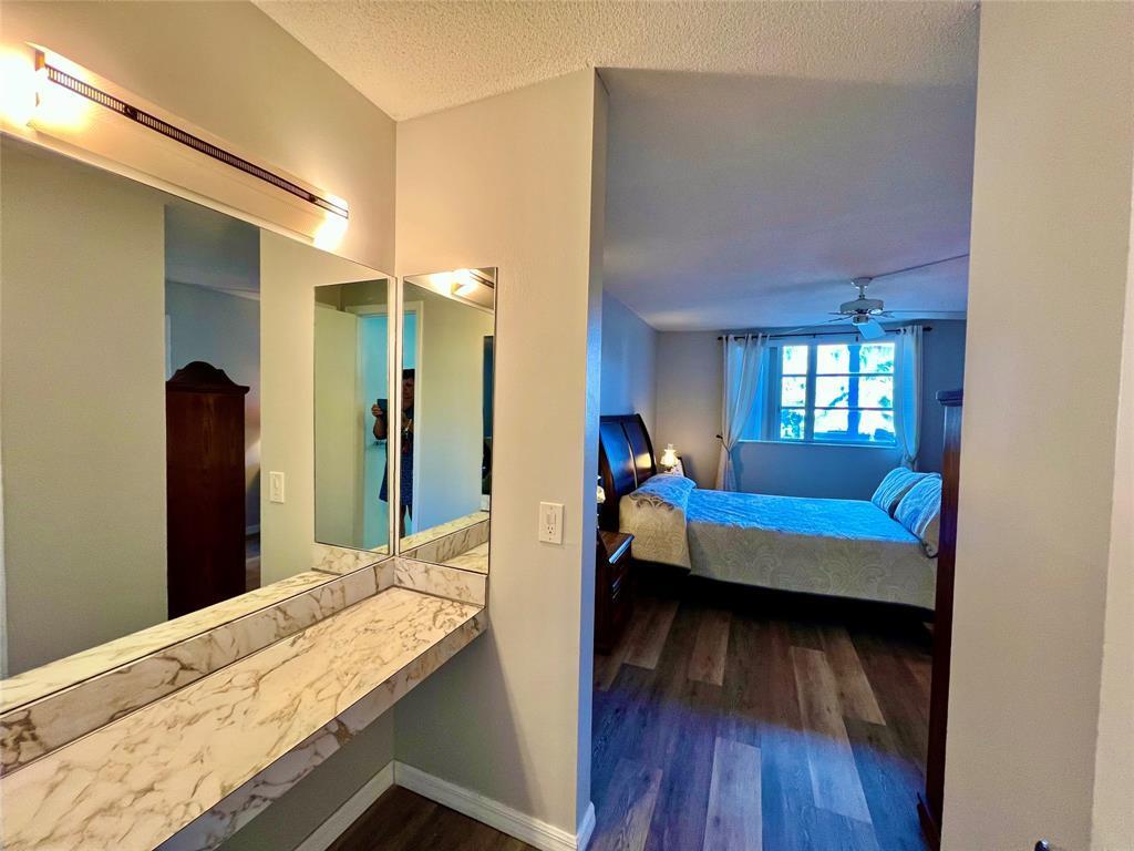 LAUDERDALE OAKS CONDO 4 - Residential Lease