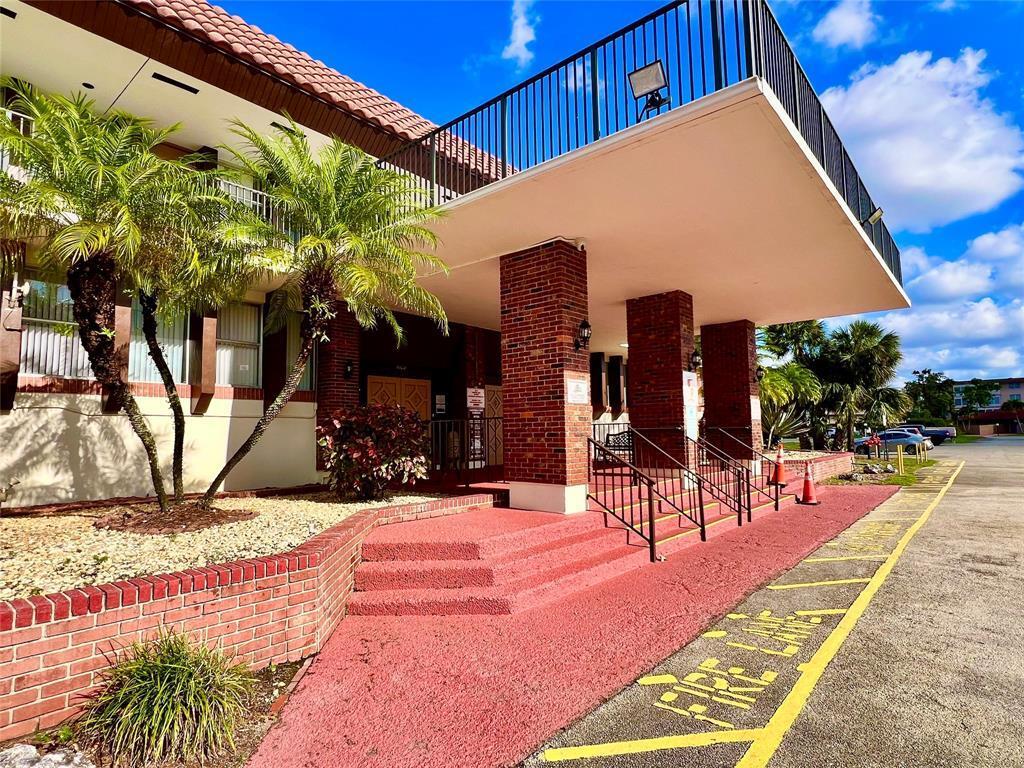 LAUDERDALE OAKS CONDO 4 - Residential Lease