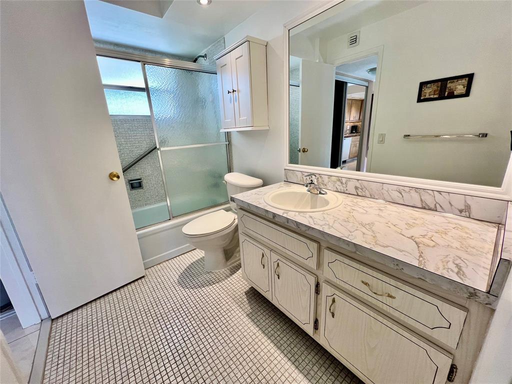 LAUDERDALE OAKS CONDO 4 - Residential Lease