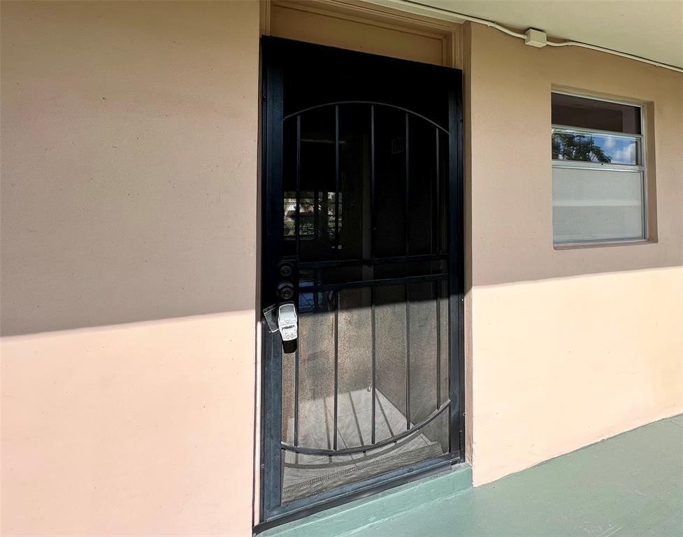 LAUDERDALE OAKS CONDO 4 - Residential Lease