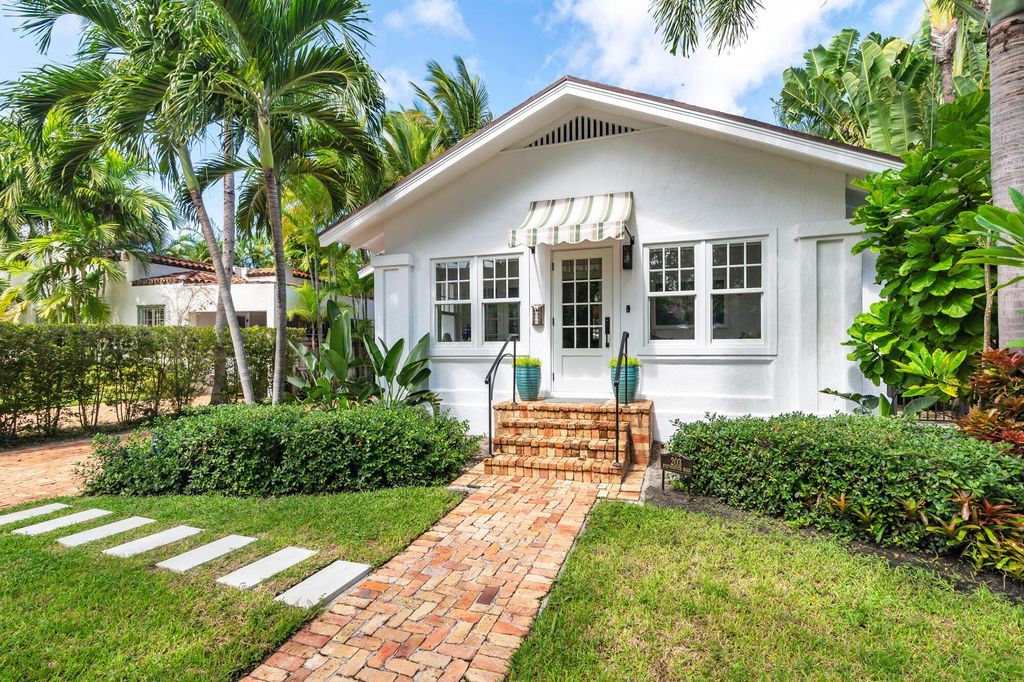 Photo of 203 Westminster Road, West Palm Beach, FL 33405 (MLS # B26010614)