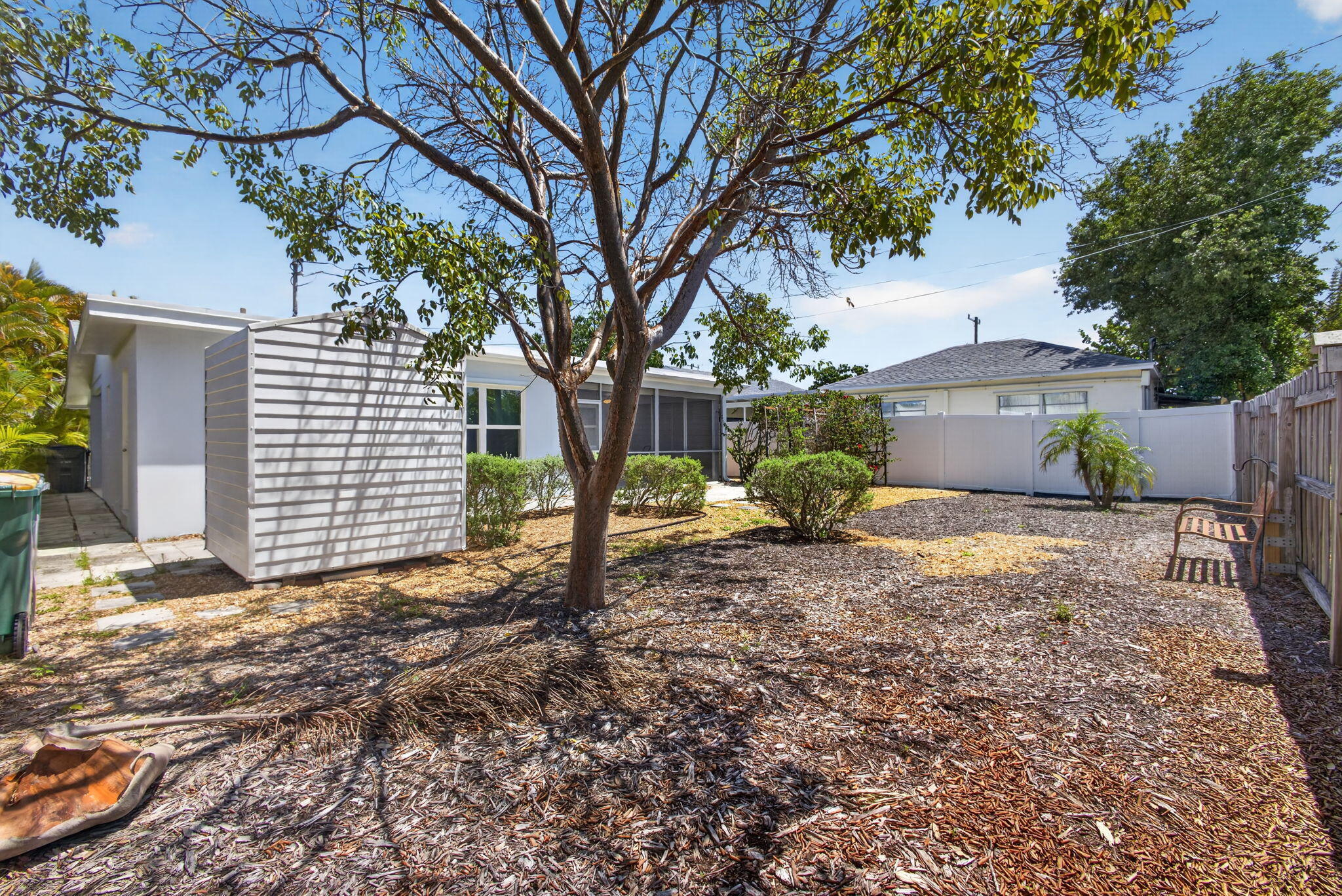 NORTH LAKE WORTH - Residential