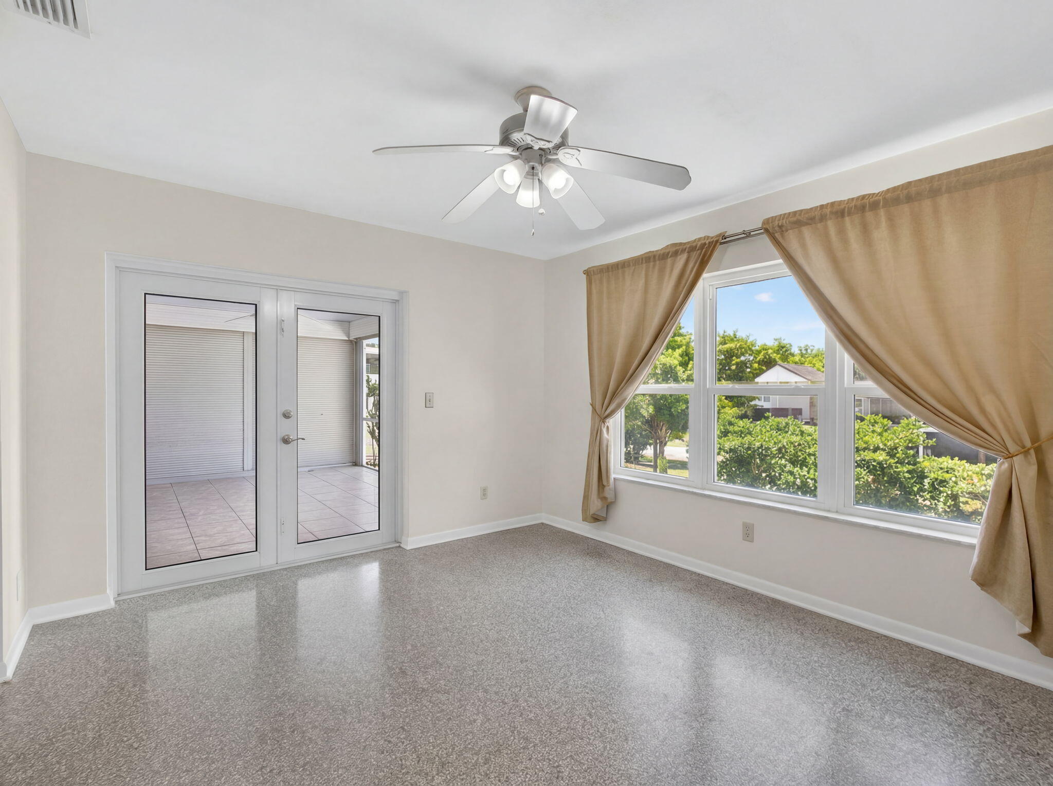 NORTH LAKE WORTH - Residential