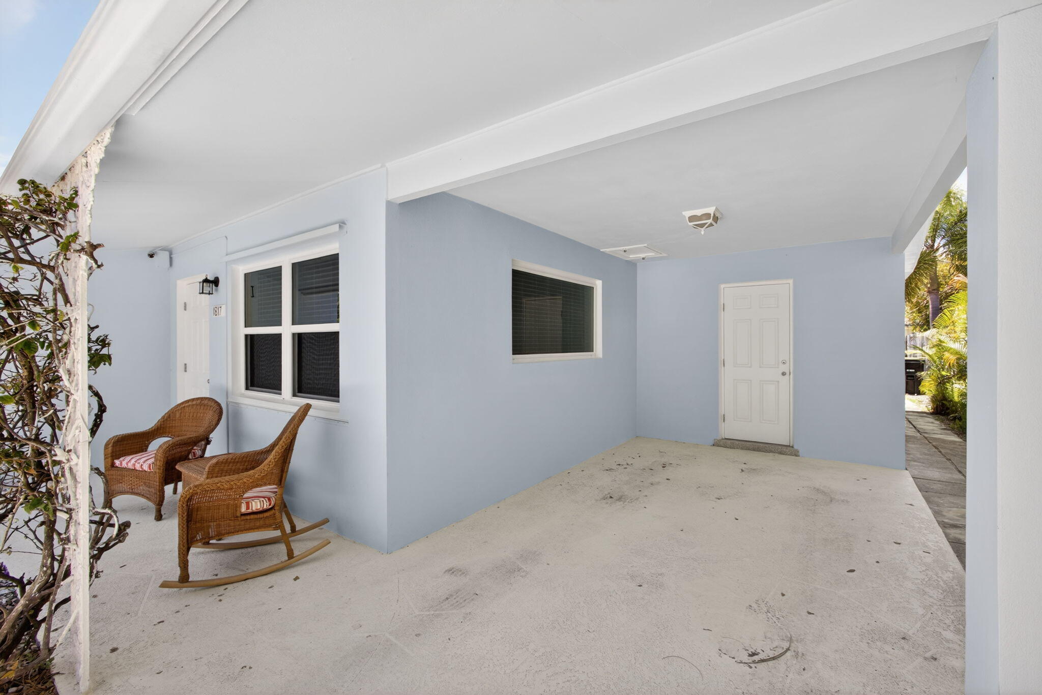 NORTH LAKE WORTH - Residential