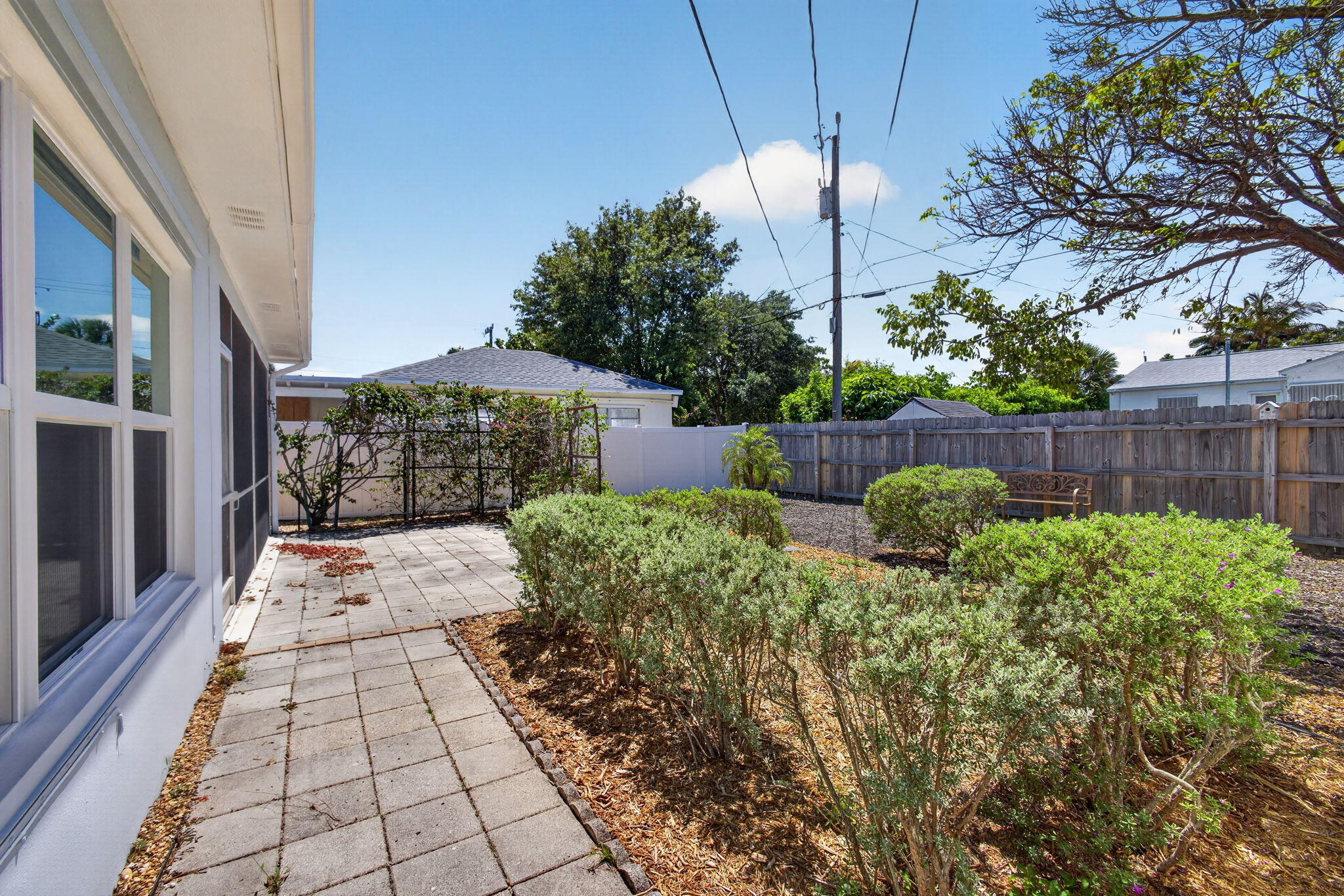 NORTH LAKE WORTH - Residential