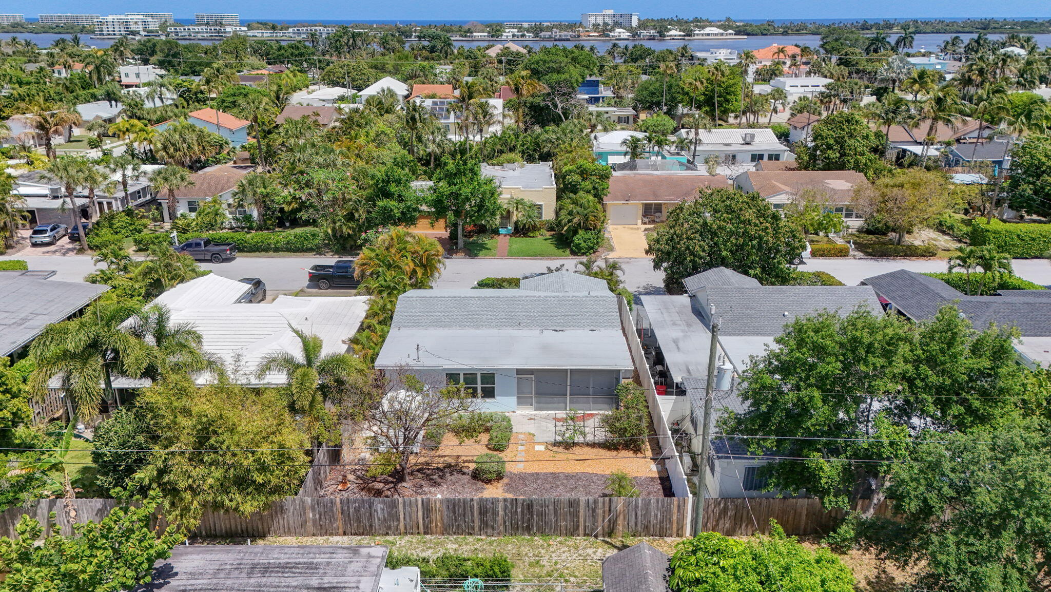 NORTH LAKE WORTH - Residential