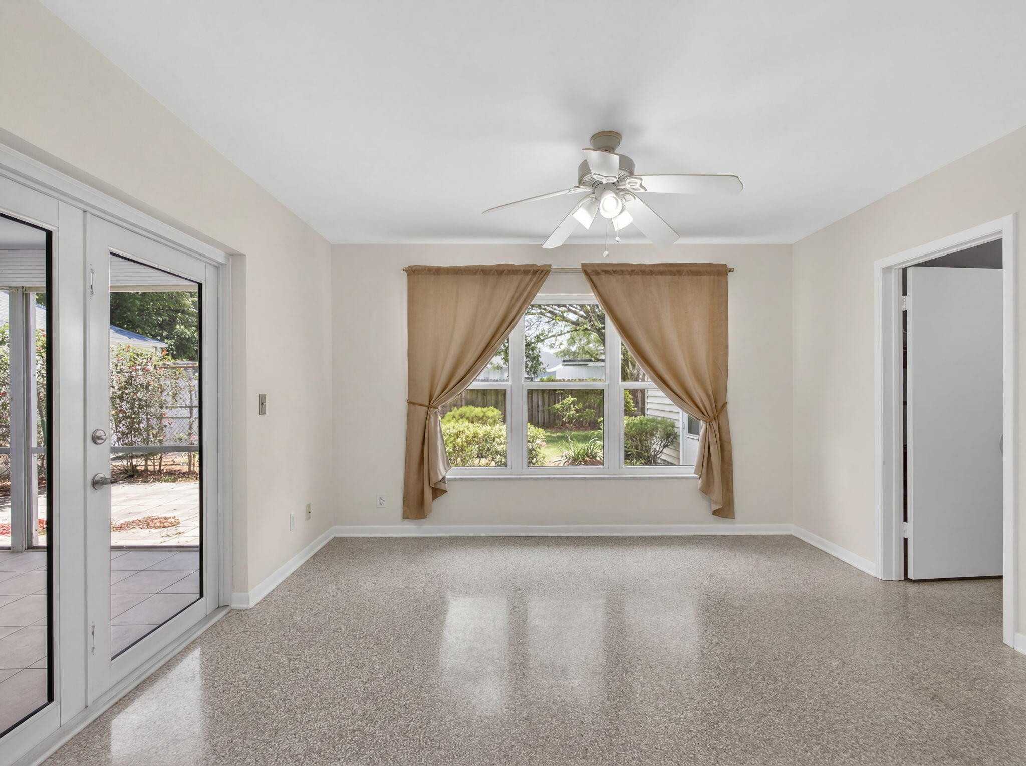 NORTH LAKE WORTH - Residential